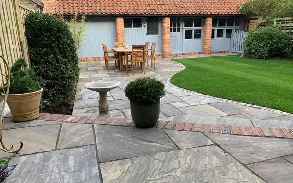 What Are Natural Stone Pavers